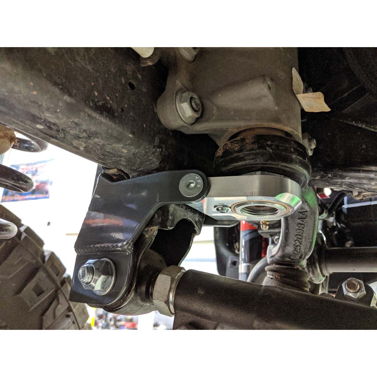 2018 Jeep Front Track Bar w/ Sector Shaft Brace (8869-01)-Track Bar Brace-Synergy MFG-8869-01-Dirty Diesel Customs